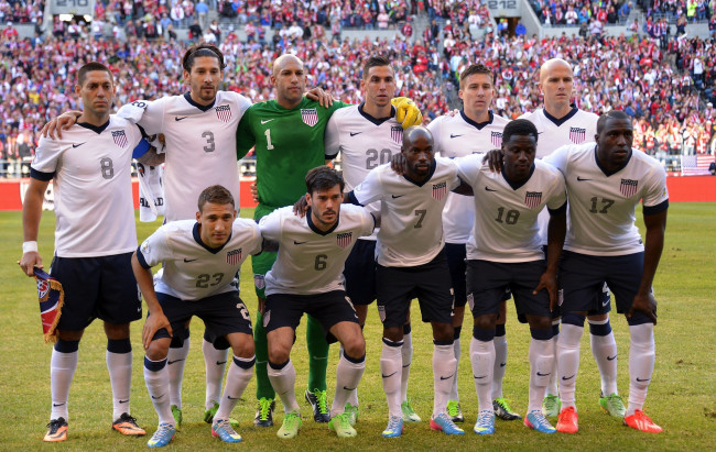 Обои картинки фото спорт, футбол, болельщики, зрители, трибуны, поле, спортсмены, футболисты, команда, игроки, чемпионат, сша, бразилия