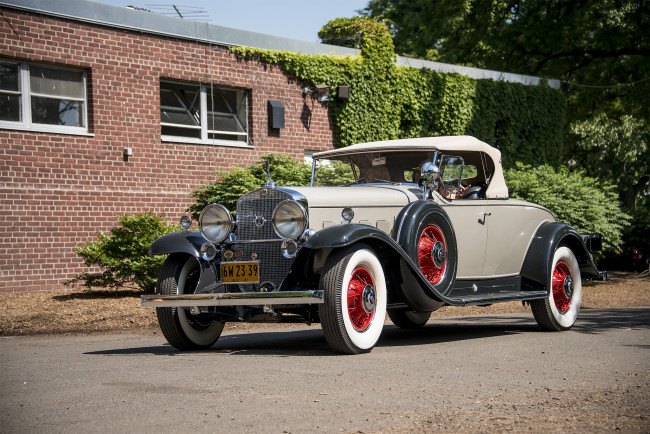 Обои картинки фото cadillac v12, автомобили, классика, выставка, автопробег, автошоу