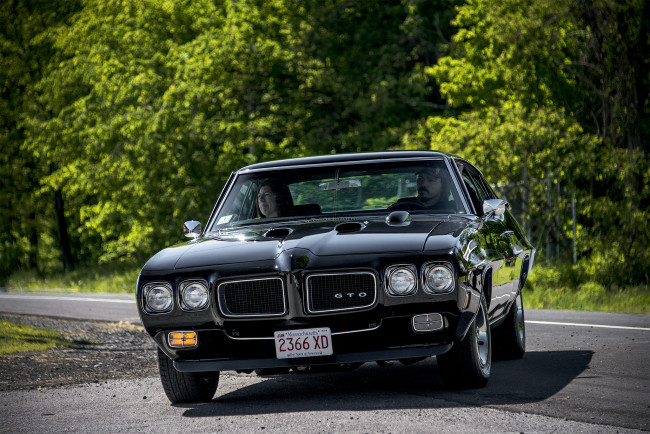 Обои картинки фото pontiac gto, автомобили, pontiac, выставка, автошоу, автопробег