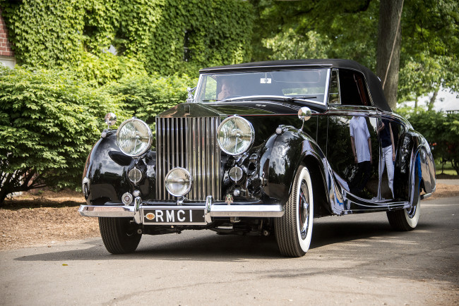 Обои картинки фото rolls-royce dhc, автомобили, rolls-royce, автошоу, выставка, автопробег