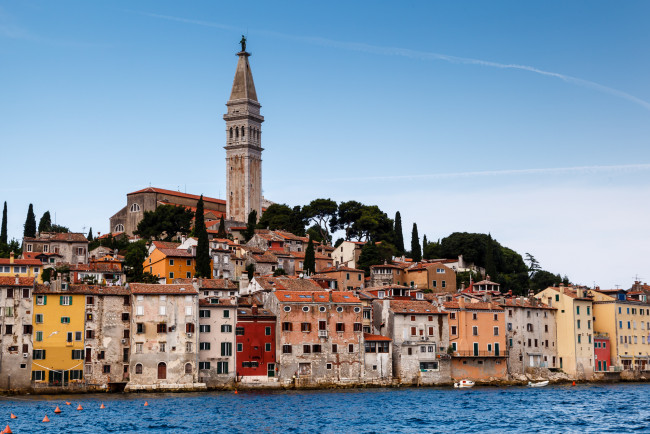 Обои картинки фото rovinj,  croatia, города, - улицы,  площади,  набережные, istria, croatia, saint, euphemia, cathedral, ровинь, adriatic, sea, истрия, хорватия, адриатическое, море, здания, собор, панорама
