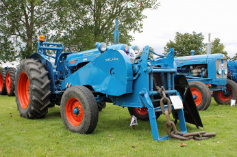 Картинка техника тракторы трактор колесный