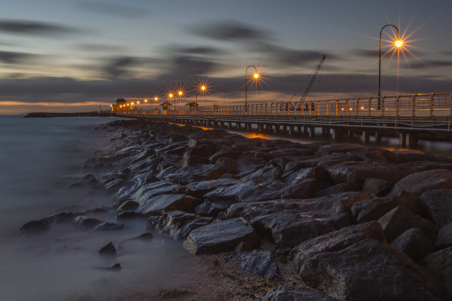 Обои картинки фото природа, побережье, ночь, фонари, мол