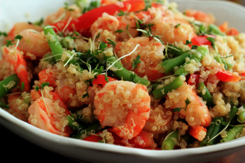 Картинка еда рыбные+блюда +с+морепродуктами фасоль киноа креветки