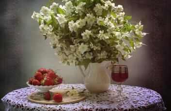 Картинка еда натюрморт клубника жасмин