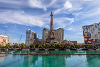 Картинка города лас-вегас+ сша дома эйфелева башня деревья лас-вегас nevada здания las vegas небо пруд облака