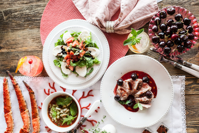 Обои картинки фото еда, разное, вкусно, пир, соус, салат, мясо