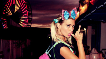 Картинка djane+sam+black музыка -другое жест бантики парк блондинка