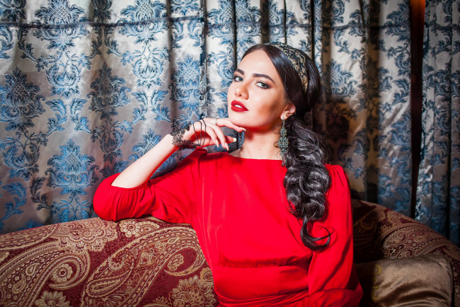 Обои картинки фото девушки, - брюнетки,  шатенки, golden, girls, ночной, клуб, модель