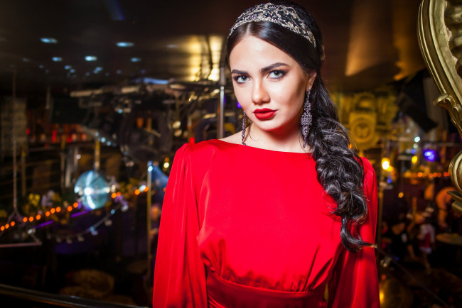 Обои картинки фото девушки, - брюнетки,  шатенки, golden, girls, ночной, клуб, модель