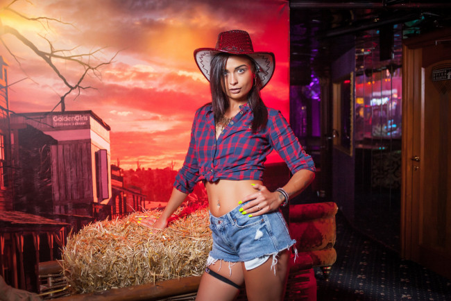 Обои картинки фото девушки, - брюнетки,  шатенки, golden, girls, ночной, клуб, модель