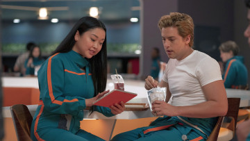 Картинка moonshot+||+2022 кино+фильмы -unknown+ другое фантастика мелодрама комедия лунный выстрел hbo max moonshot cole sprouse lana condor