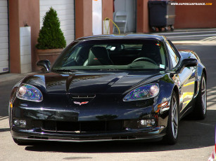 Картинка chevrolet corvette автомобили выставки уличные фото