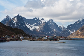 Картинка lofoten islands norway города пейзажи остров горы озеро дома