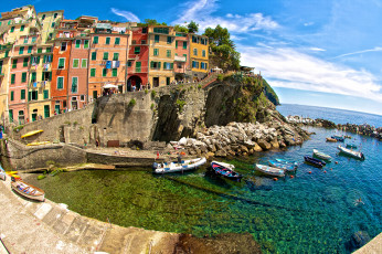 Картинка riomaggiore cinque terre italy города амальфийское лигурийское побережье италия ligurian sea риомаджоре Чинкве-терре море лодки