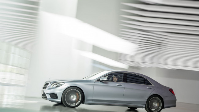 Обои картинки фото автомобили, mercedes, benz, седан, s63, amg, mercedes-benz