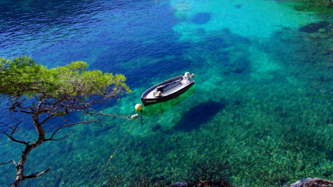 Обои картинки фото корабли, лодки,  шлюпки, лодка, бухта, прозрачность, дерево