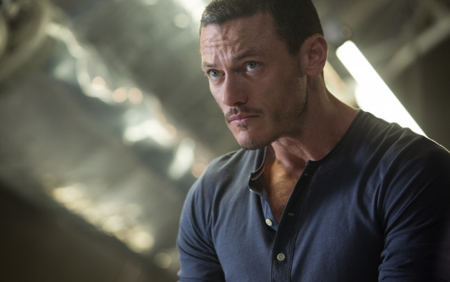 Обои картинки фото мужчины, luke evans, люк, эванс, мужчина, актер, luke, evans