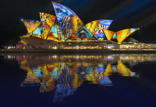 Обои картинки фото города, сингапур , сингапур, иллюминация, огни, ночь, узор, цвет, подсветка, отражение, город, вода