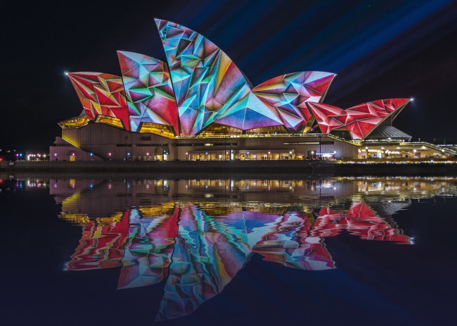 Обои картинки фото города, сингапур , сингапур, ночь, огни, иллюминация, узор, цвет, подсветка, отражение, город, вода