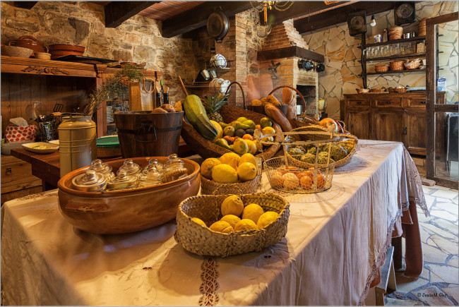 Обои картинки фото еда, фрукты и овощи вместе, стол