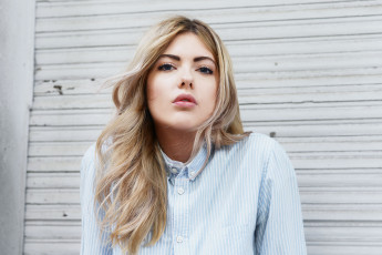 Картинка девушки ebba+zingmark рубашка лицо блондинка