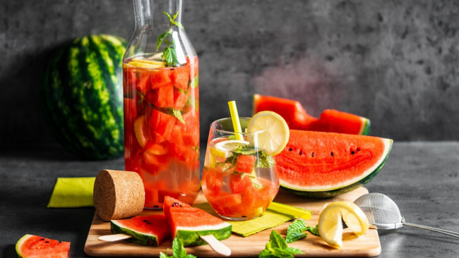 Обои картинки фото еда, арбуз, напиток, мята