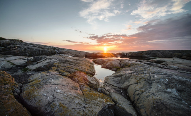 Обои картинки фото природа, восходы, закаты, закат, ручей, скалы, камни, небо, облака