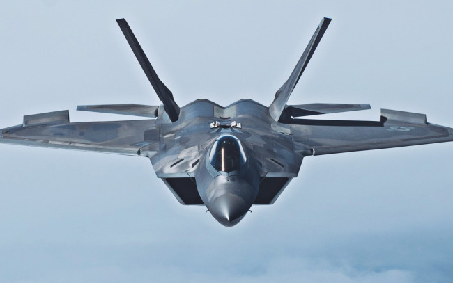 Обои картинки фото lockheed martin f-22 raptor, авиация, боевые самолёты, ввс, сша, боевая, lockheed, martin, реактивный, истребитель, крупный, план, раптор, f22