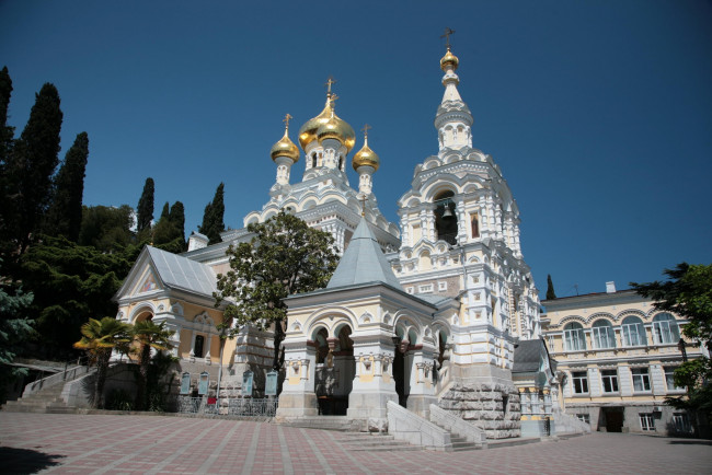 Обои картинки фото храм александра невского ялта, города, - православные церкви,  монастыри, православие, александра, невского, храм, ялта, крым, церковь