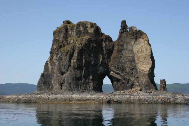 Обои картинки фото шантарские острова, природа, моря, океаны, шантарские, острова, россия, море, скалы