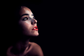 Картинка девушки -+лица +портреты лицо пыль