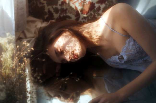 Обои картинки фото девушки, - брюнетки,  шатенки, шатенка, белье, зеркало