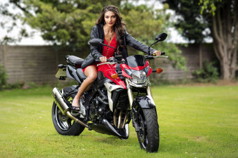 Картинка мотоциклы мото+с+девушкой suzuki