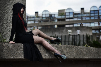 Картинка девушки dani+divine поза чулки