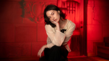 Картинка gracie+abrams+4k+2024 музыка -другое грэйси абрамс gracie abrams певица автор песен фотосессия 2024 года add author