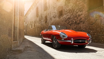 Картинка jaguar+e-type автомобили jaguar красный улица дома