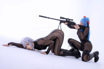 Картинка hologana девушки подруги образы косплей костюмы оружие