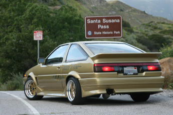 Картинка автомобили toyota back