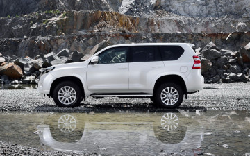 Картинка автомобили toyota land cruiser