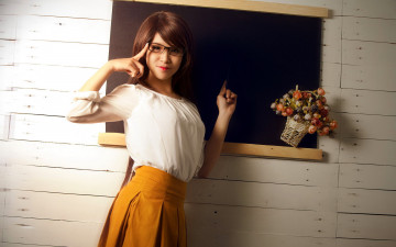 Картинка девушки -unsort+ азиатки доска юбка блузка учительница цветы улыбка очки