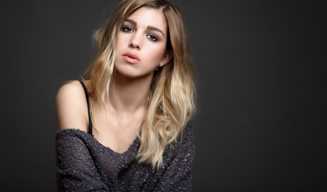 Обои картинки фото девушки, -unsort , брюнетки,  шатенки, взгляд, лицо