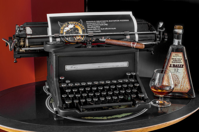 Обои картинки фото бренды, - другое, сигара, алкоголь, машинка