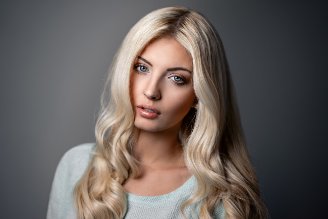 Обои картинки фото девушки, -unsort , блондинки, взгляд, лицо