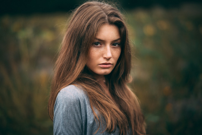 Обои картинки фото девушки, -unsort , брюнетки,  шатенки, взгляд, лицо