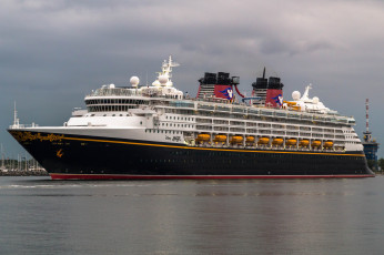 Картинка корабли лайнеры лайнер круиз