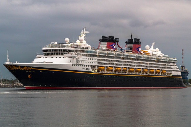 Обои картинки фото корабли, лайнеры, лайнер, круиз