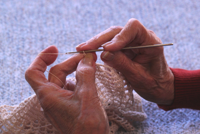 Обои картинки фото разное, ремесла,  поделки,  рукоделие, руки, вязание, крючок