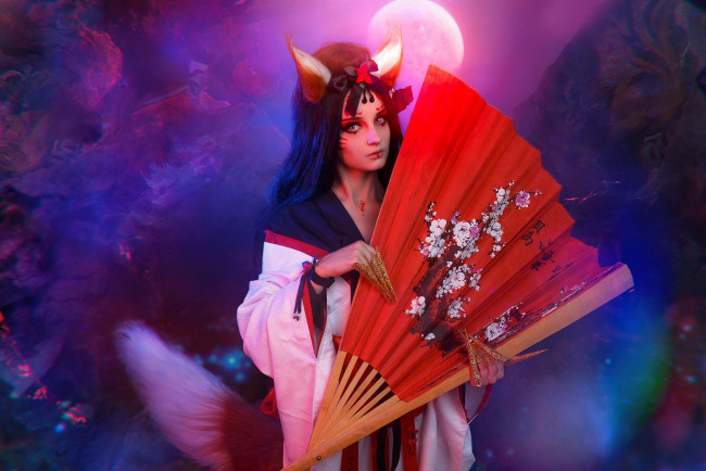 Обои картинки фото девушки, kirdjava, ушки, хвост, веер, костюм, образ