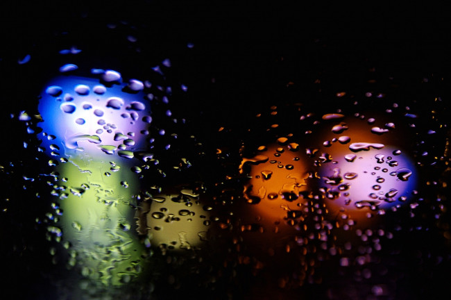 Обои картинки фото разное, капли, брызги, всплески, блики, фон, темный, поверхность